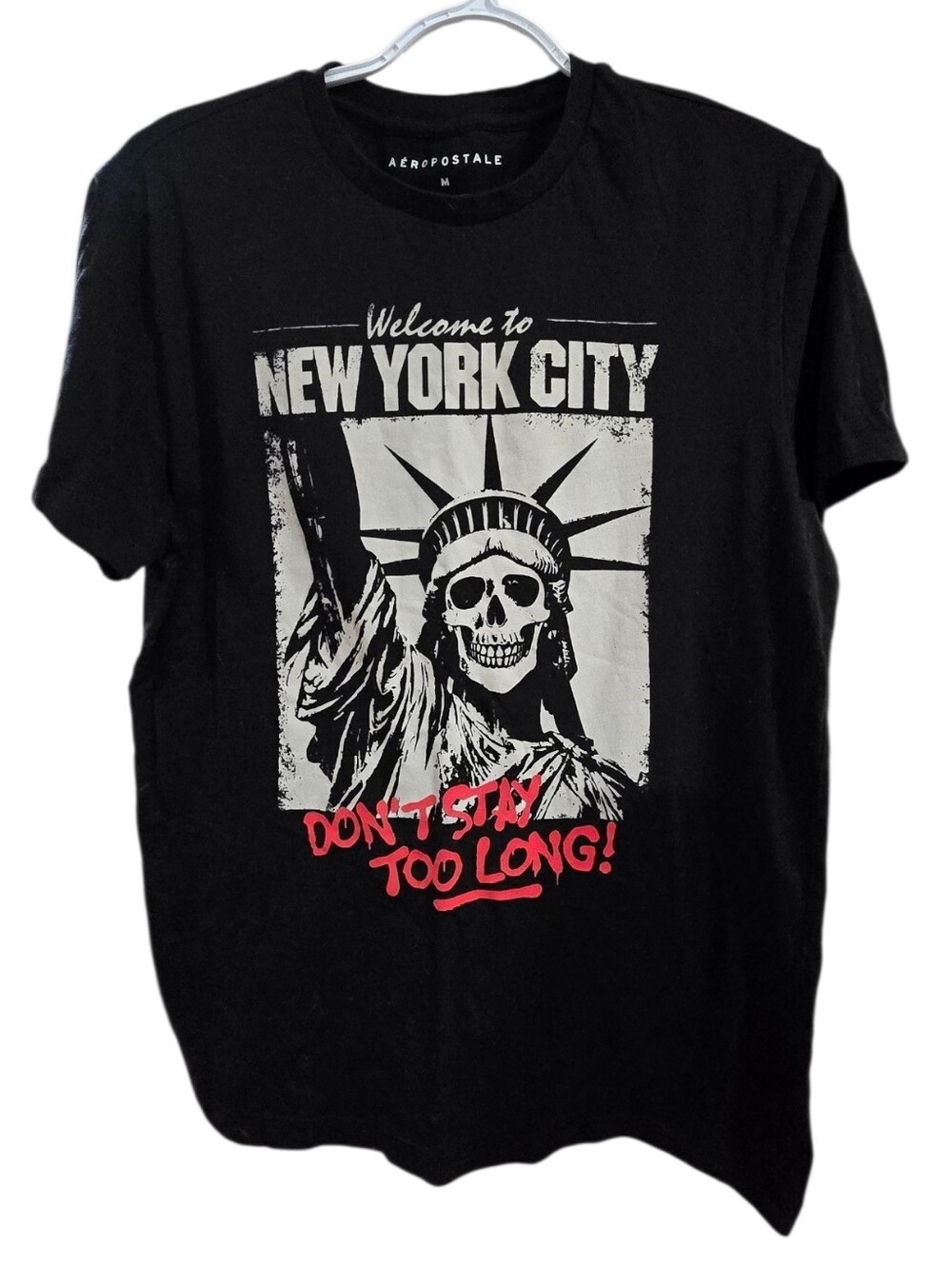 Aeropostale Black Graphic 'Welcome to New York City' Tee with Red Accent Medium